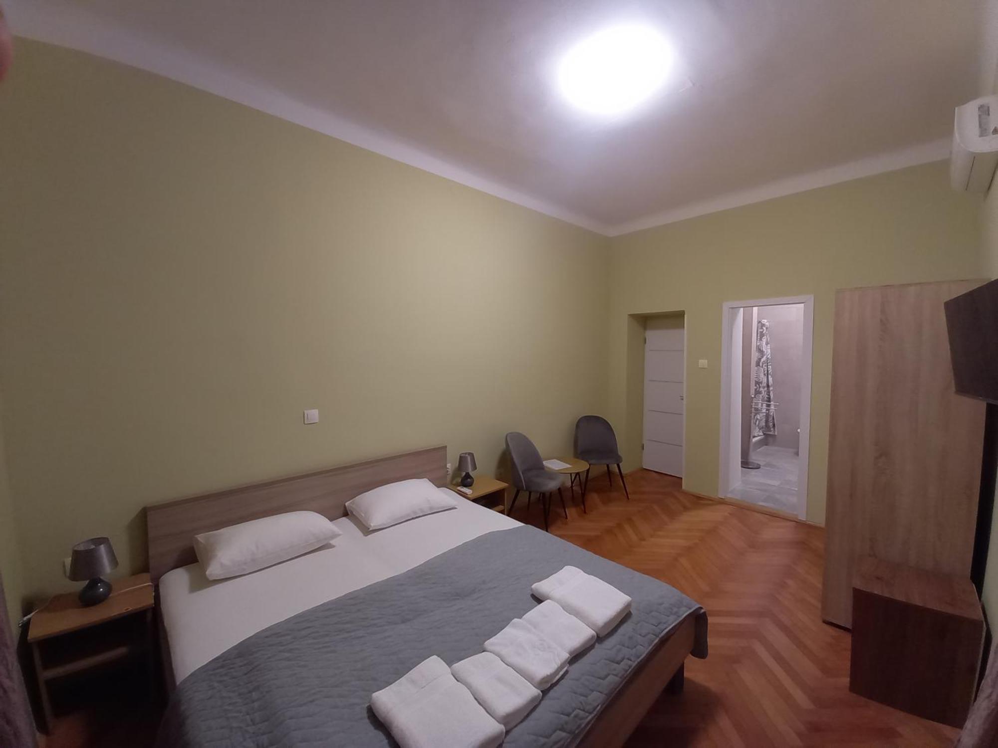 Oskar Amphitheater Apartments And Rooms With Free Parking Pula Room photo